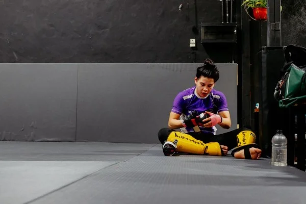female mma fighter
